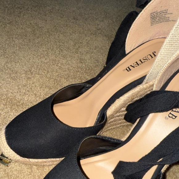 Just Fab Straw-like Wedges with black strap - Picture 3 of 5